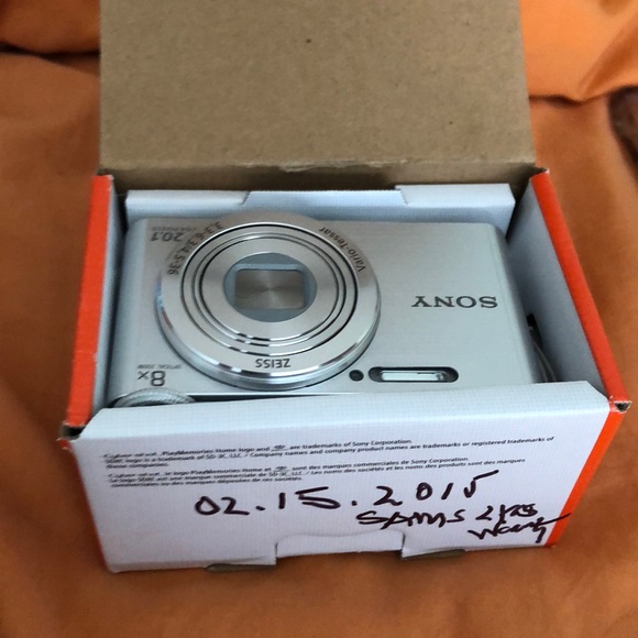 Sony cyber-shot DSC-W830 - Picture 2 of 8